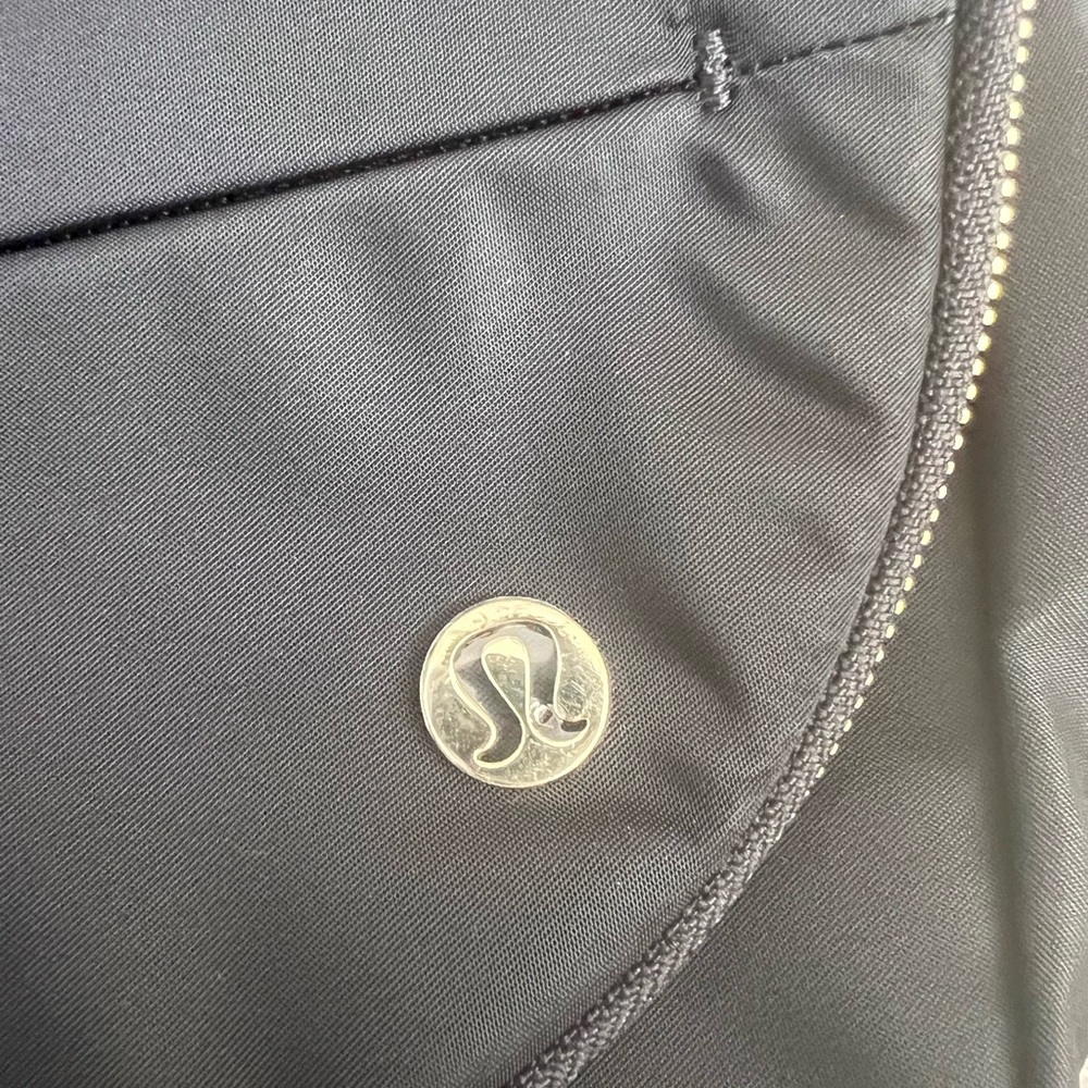 Lululemon - All Night Festival Bag 5L (The larger one) - Black/Gold - NEW! - Picture 2 of 9